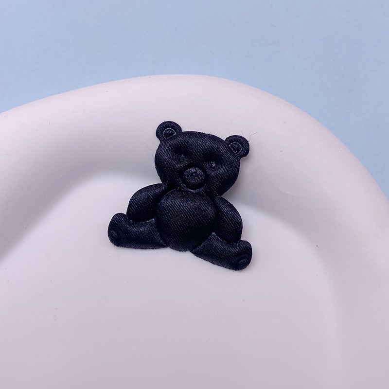 黑色